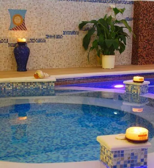 Majestic Hotel & Spa