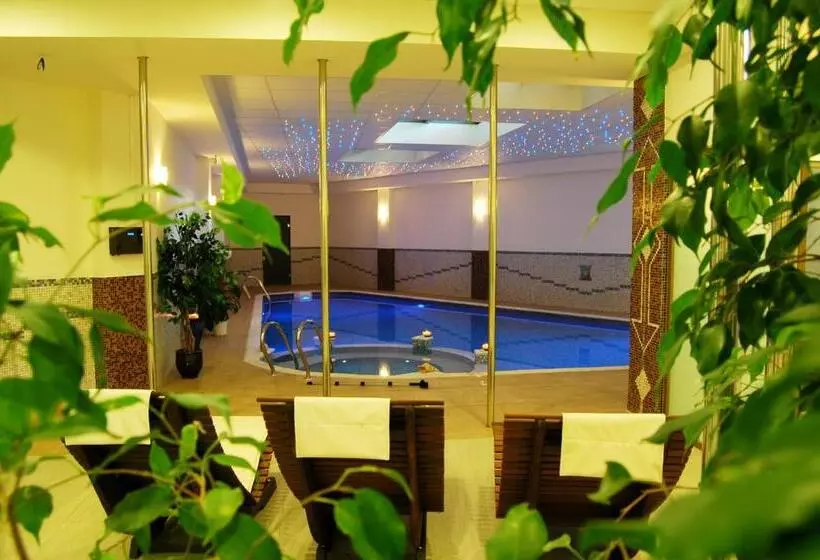 Majestic Hotel & Spa