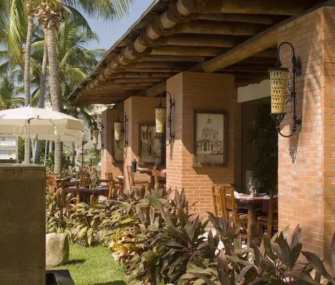 Отель Ocean Breeze Acapulco