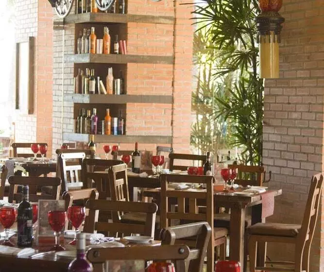 Отель Ocean Breeze Acapulco