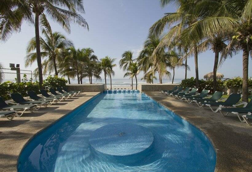 Отель Ocean Breeze Acapulco