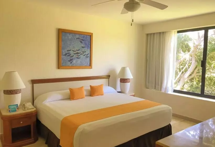 Отель Ocean Breeze Acapulco