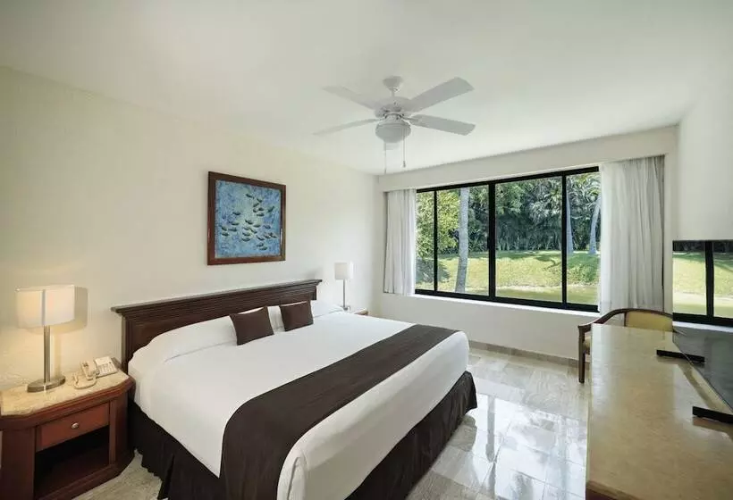 Отель Ocean Breeze Acapulco