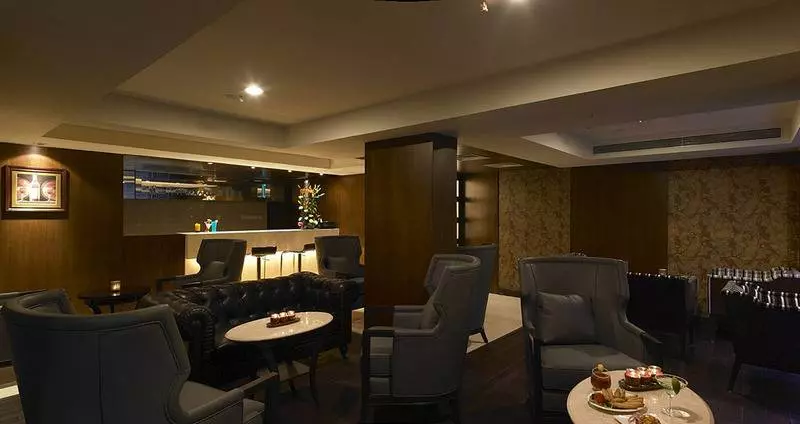 호텔 Royal Orchid Suites Whitefield Bangalore