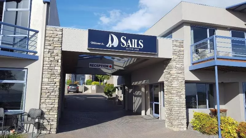 Hôtel Sails On The Lake