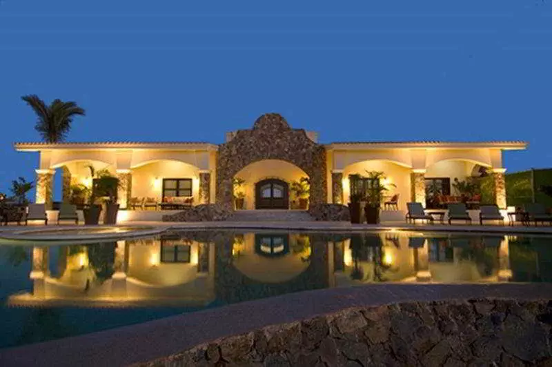 ホテル Serena Marina & Golf Residences