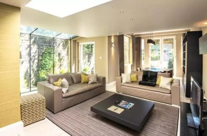 호텔 The Chester Residence