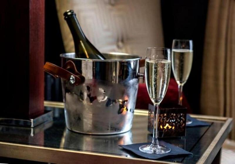 בית מלון כפרי The Chester Residence