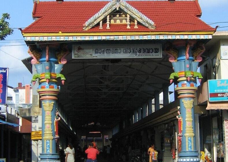 Hotel The Zuri Kumarakom  Kerala Resort & Spa