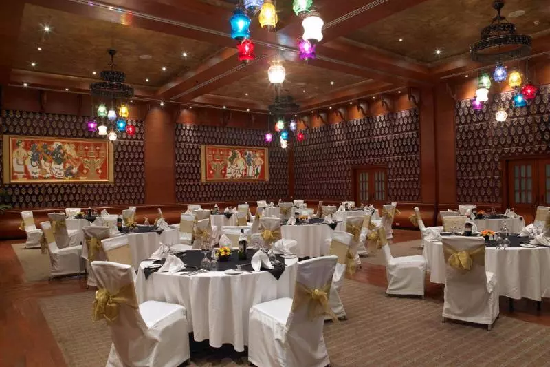 Отель The Zuri Kumarakom  Kerala Resort & Spa