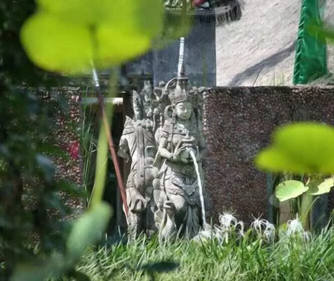 ホテル Ubud Garden Villa