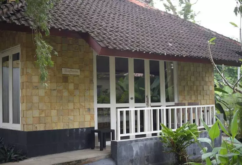 ホテル Ubud Garden Villa