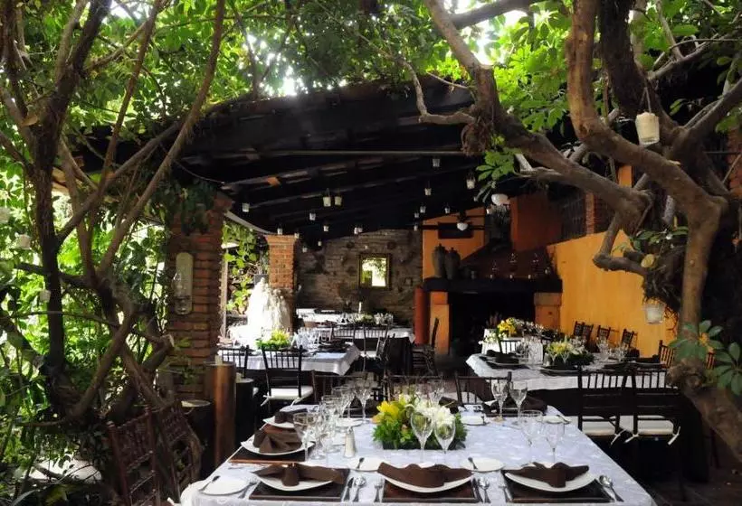 هتل Villa Ganz Boutique