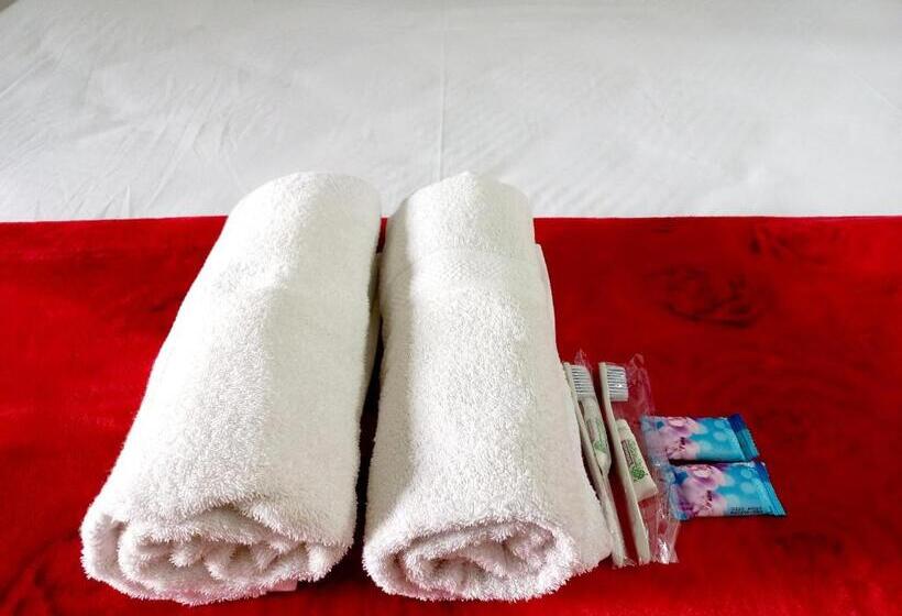 فندق Harmony House Syariah Near Alun Alun Pati Mitra Reddoorz