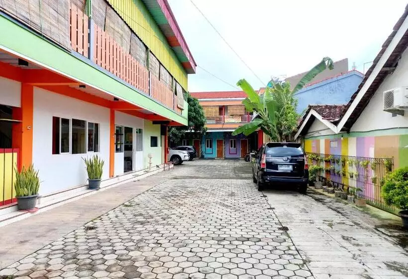 Hotelli Harmony House Syariah Near Alun Alun Pati Mitra Reddoorz