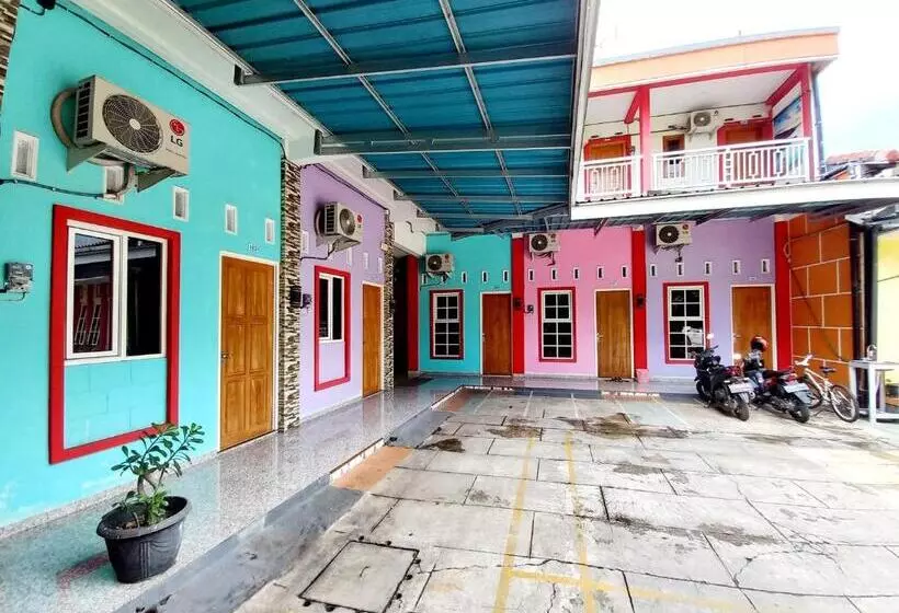 Hotelli Harmony House Syariah Near Alun Alun Pati Mitra Reddoorz