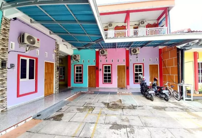 Hotelli Harmony House Syariah Near Alun Alun Pati Mitra Reddoorz