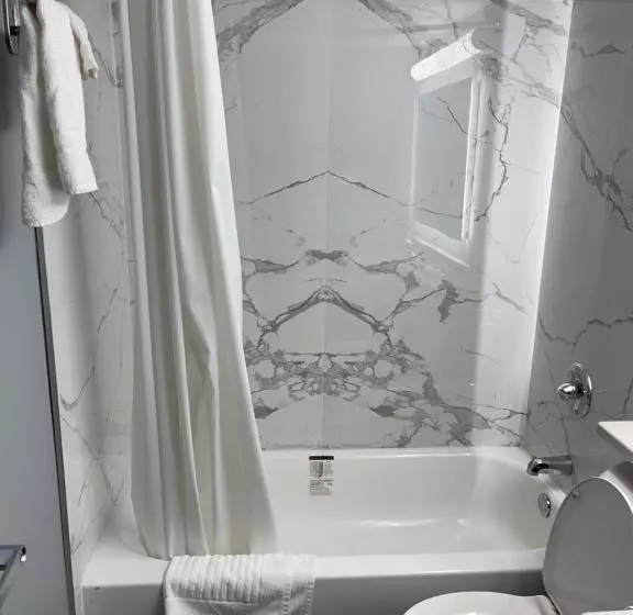 Hotelli The Wayne Inn