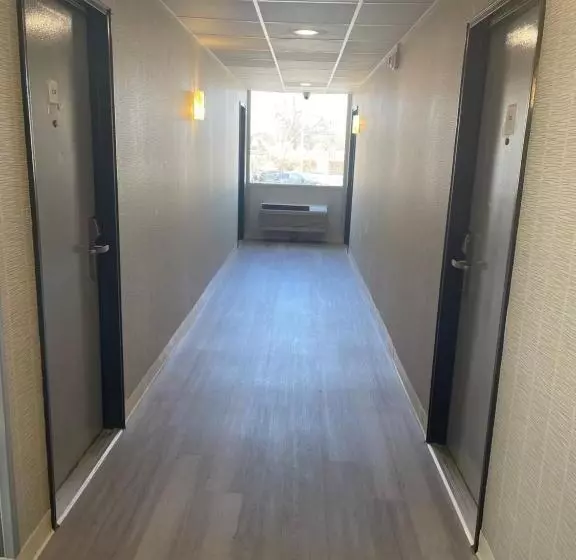 Hotelli The Wayne Inn