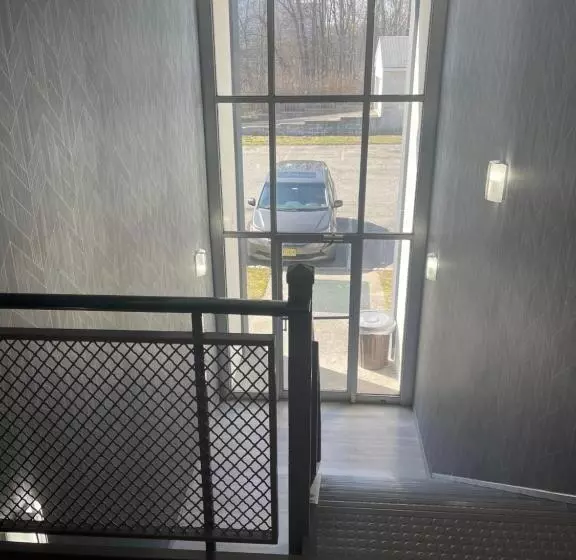 Hotelli The Wayne Inn