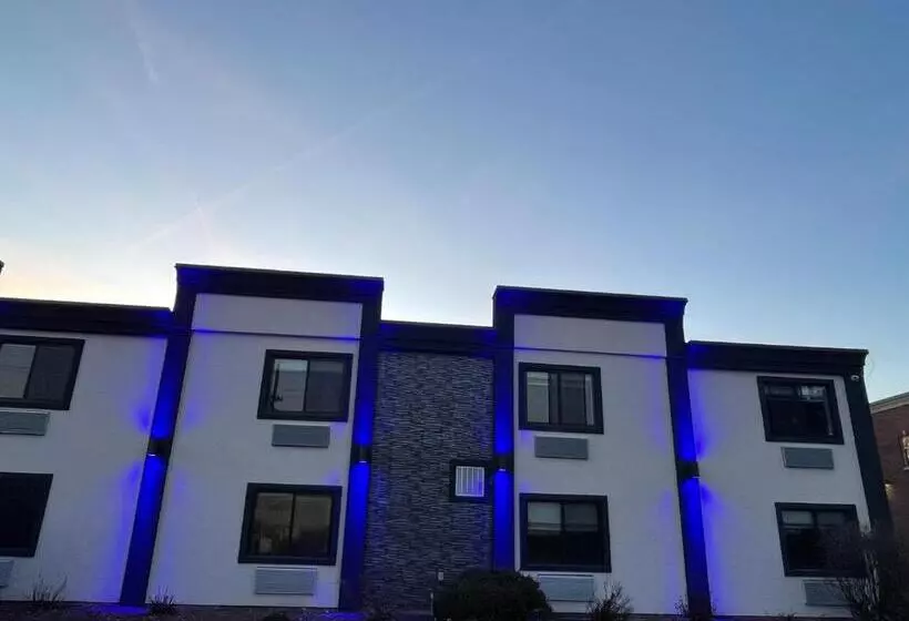 Hotelli The Wayne Inn