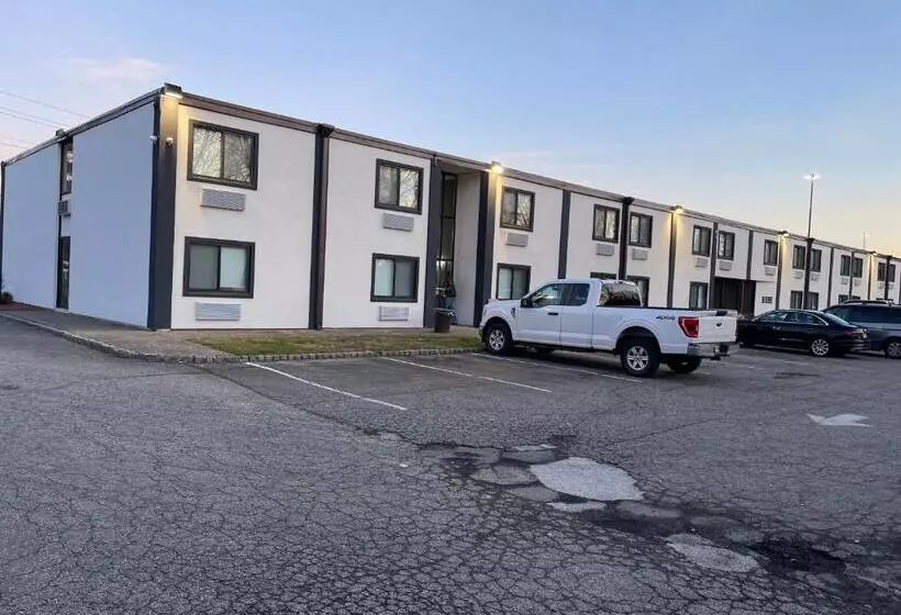 Hotelli The Wayne Inn