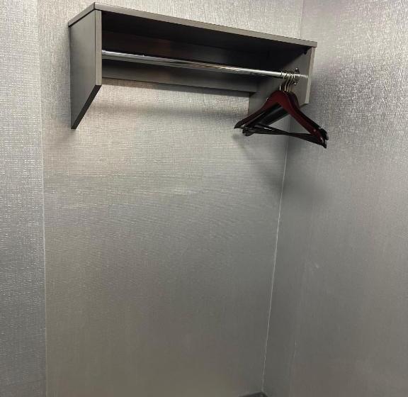 酒店 The Wayne Inn