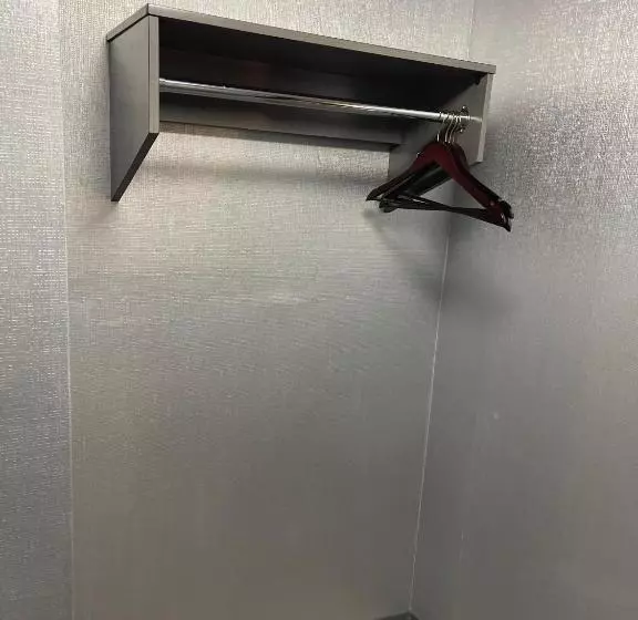 Hotelli The Wayne Inn