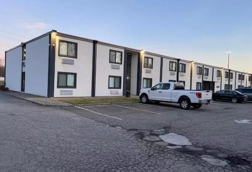 Hotelli The Wayne Inn