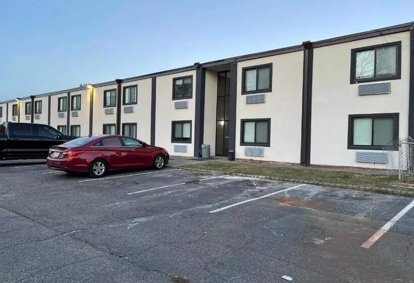 Hotelli The Wayne Inn