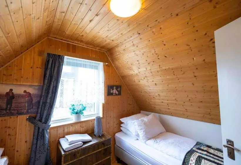 پانسیون Heidi Guesthouse
