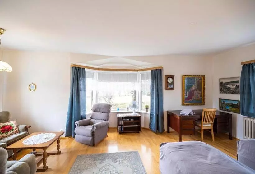 پانسیون Heidi Guesthouse