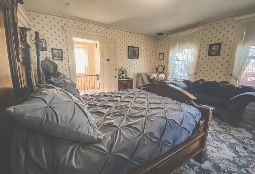 Aamiaismajoitus (B&B) Lizzie Borden House