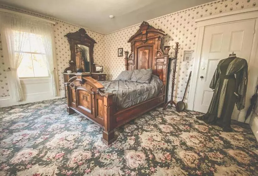 Aamiaismajoitus (B&B) Lizzie Borden House