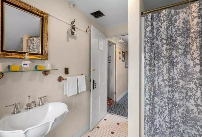 Aamiaismajoitus (B&B) Lizzie Borden House