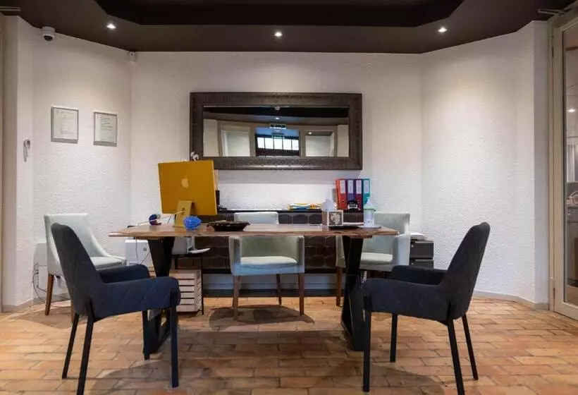 ホテル Boutique Hôtel De L Ecu Vaudois