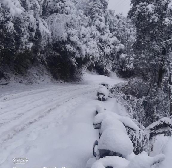 בית מלון כפרי Dev Bhoomi Resort