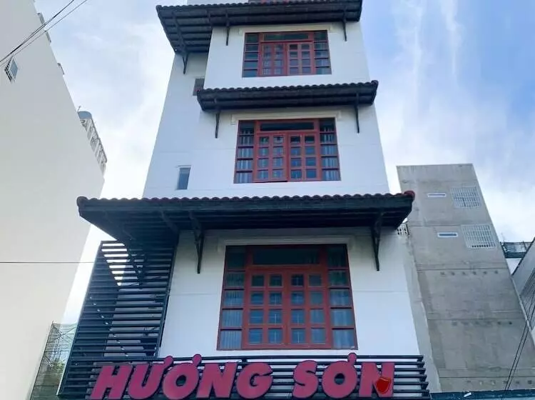 هتل Huong Son
