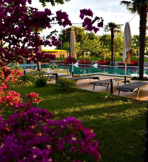 בית מלון כפרי Qetesia Te Indriti