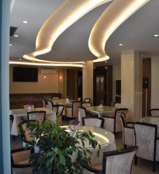 ホテル Qetesia Te Indriti