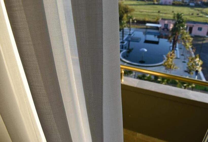 בית מלון כפרי Qetesia Te Indriti