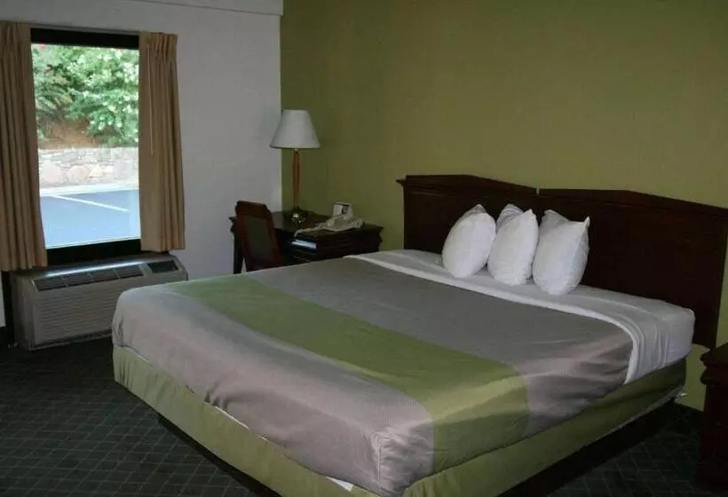 Hotelli Travelodge By Wyndham Roanoke