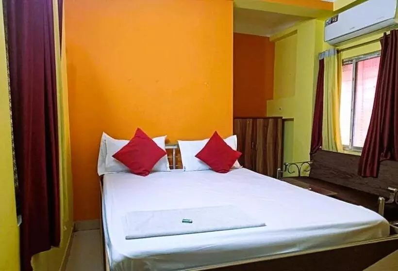 ホテル Trinayani Stay   3 Min Walk To Temple