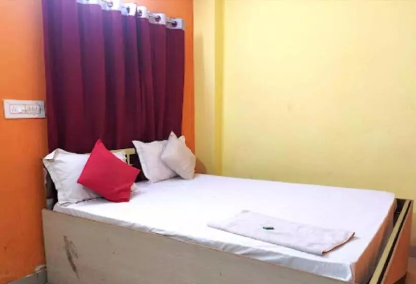 ホテル Trinayani Stay   3 Min Walk To Temple