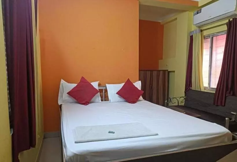ホテル Trinayani Stay   3 Min Walk To Temple