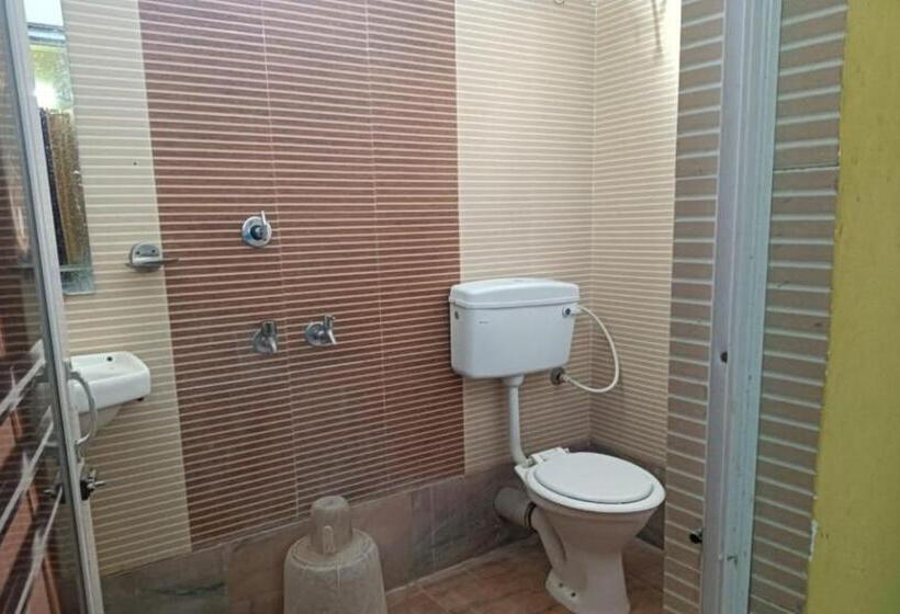 בית מלון כפרי Trinayani Stay   3 Min Walk To Temple