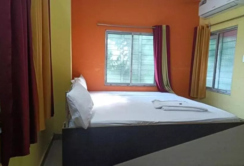 ホテル Trinayani Stay   3 Min Walk To Temple
