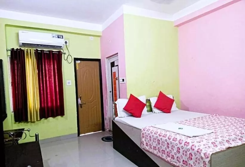ホテル Trinayani Stay   3 Min Walk To Temple