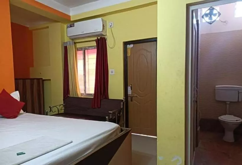 ホテル Trinayani Stay   3 Min Walk To Temple