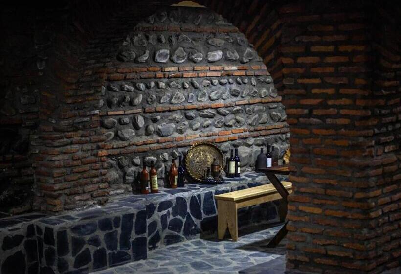 هتل Varga Kvareli